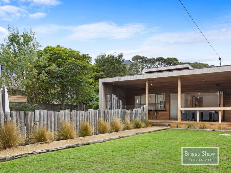 Resort on Revell House in Melbourne