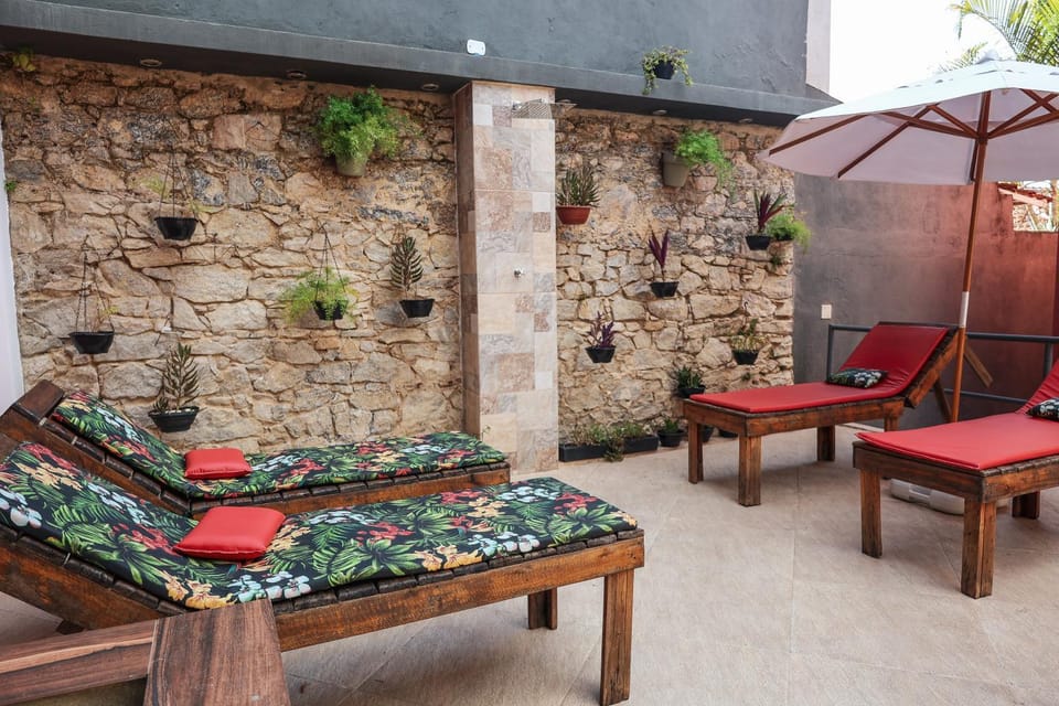 Inner courtyard view, sunbed