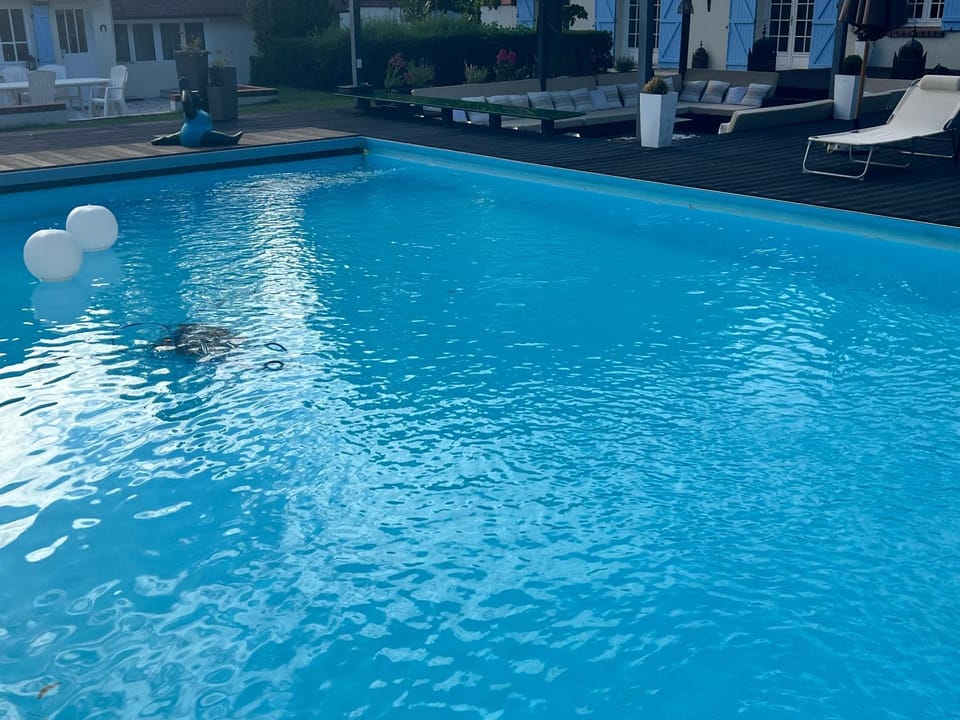Agréable Propriété sur 10 ha avec piscine et tennis Apartment in Centre-Val de Loire