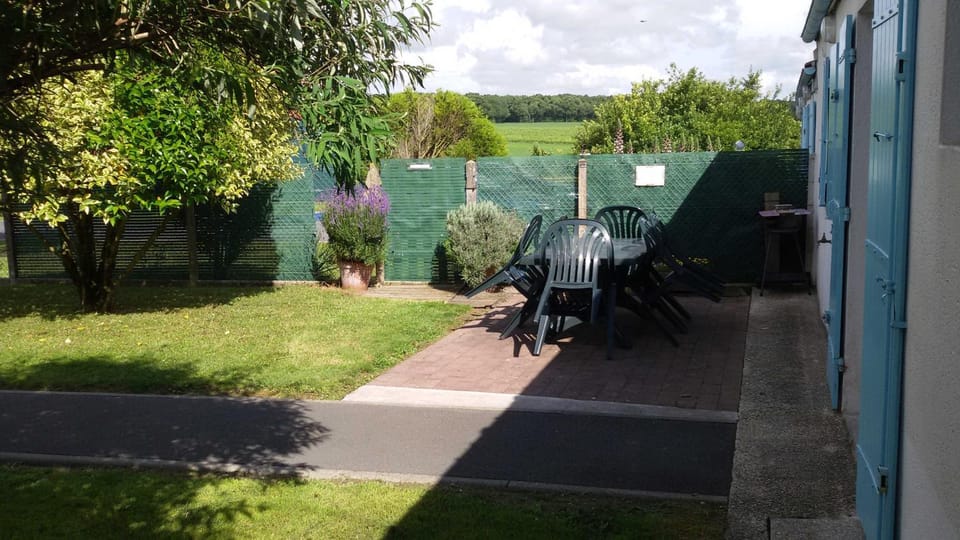 Patio, BBQ facilities, Garden