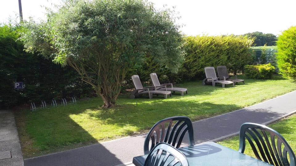 Patio, Garden view