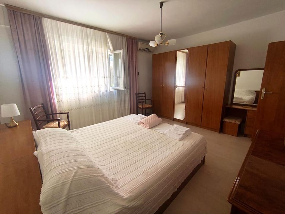 Apartman Mirta s terasom i pogledom na more, Kožino pored Zadra Apartment in Zadar County