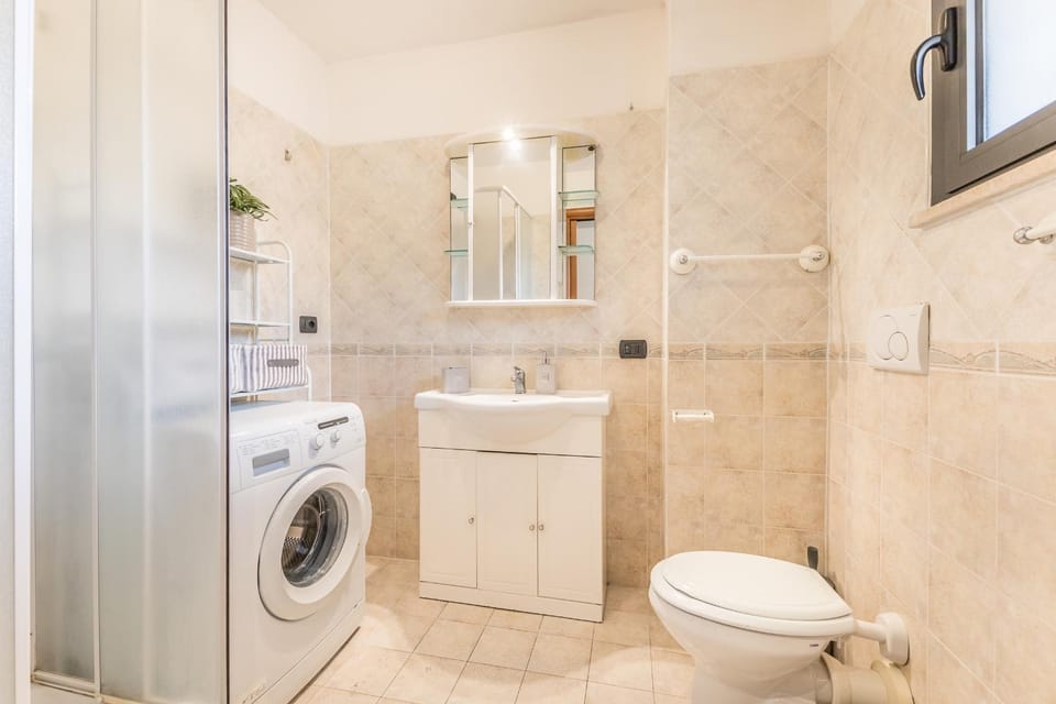 Shower, Toilet, Bathroom, washing machine
