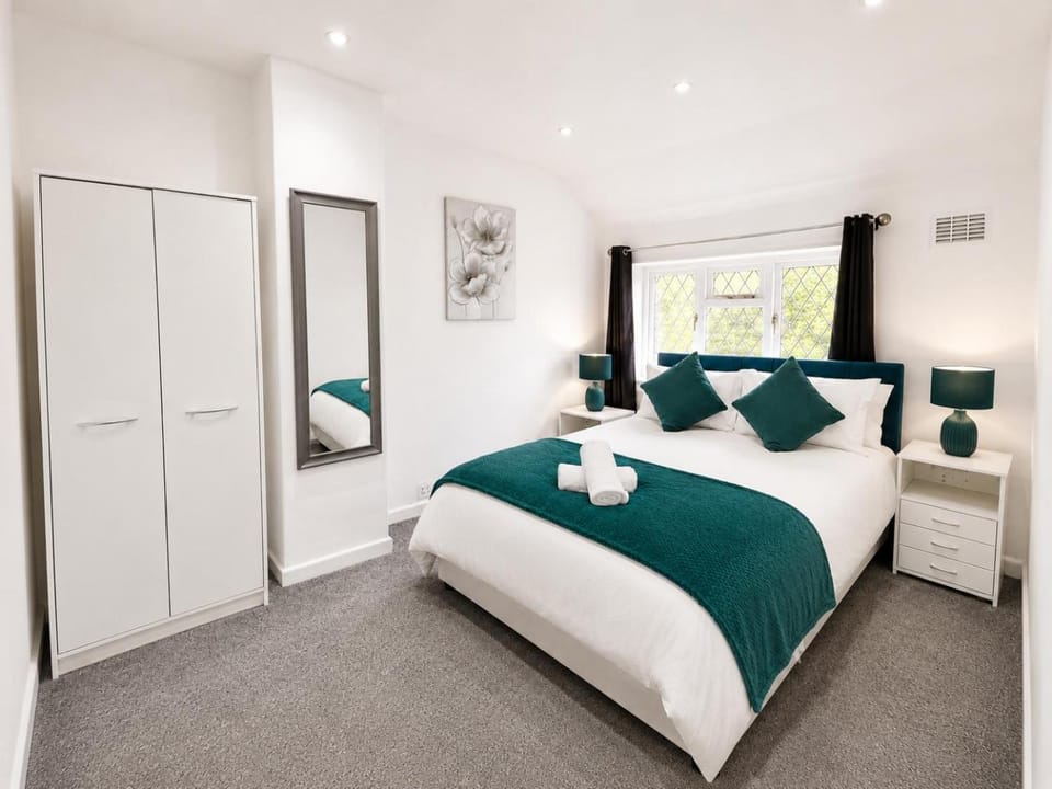 Bed, Bedroom, wardrobe