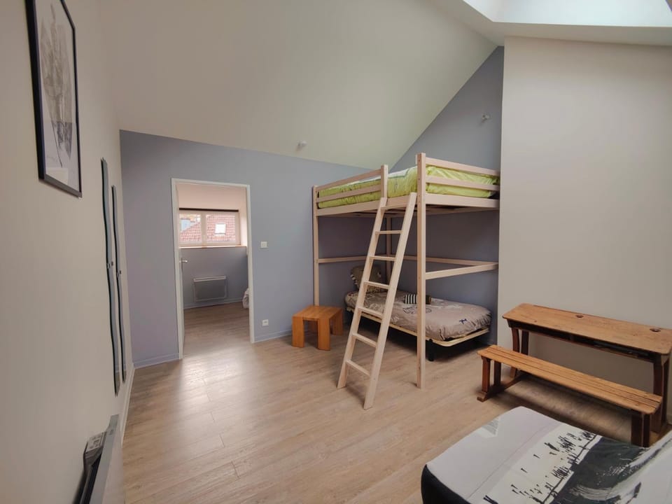 Bed, Photo of the whole room, Bedroom, bunk bed
