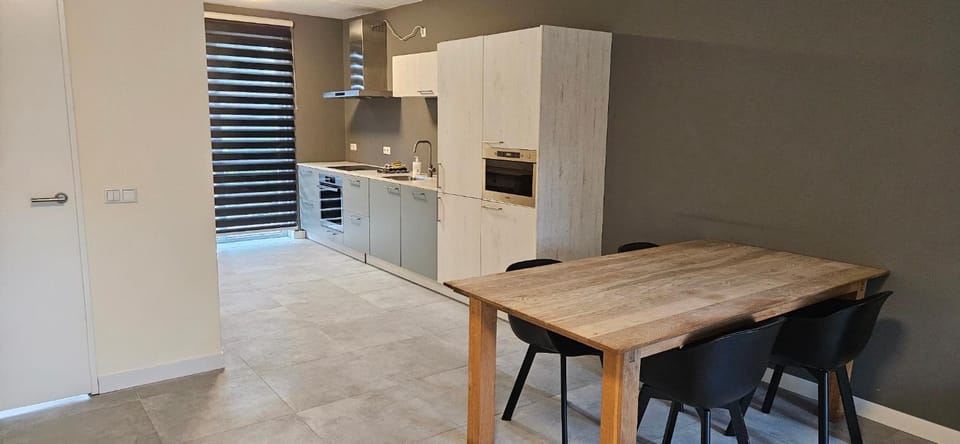 Dining area, kitchen
