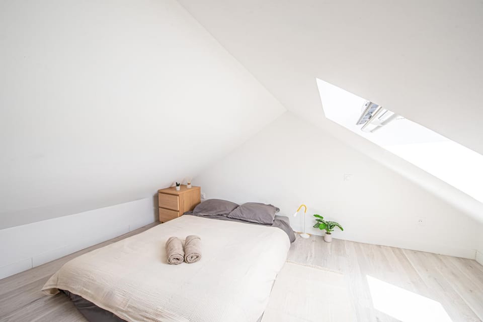 Bed, Bedroom