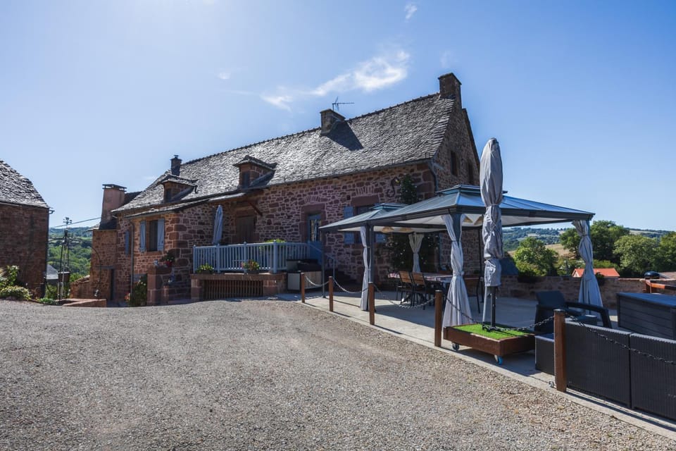 Sans Chichi Chambres Et Table Bed and Breakfast in Occitanie