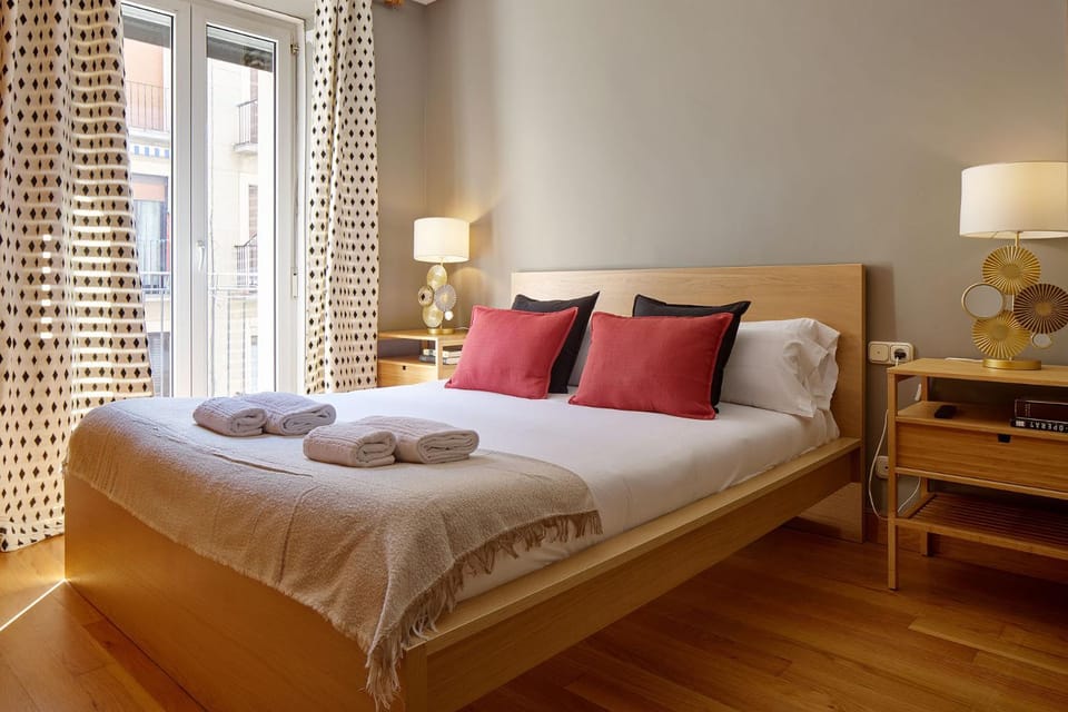 The Rentals Collection - Fontana Apartment in San Sebastian