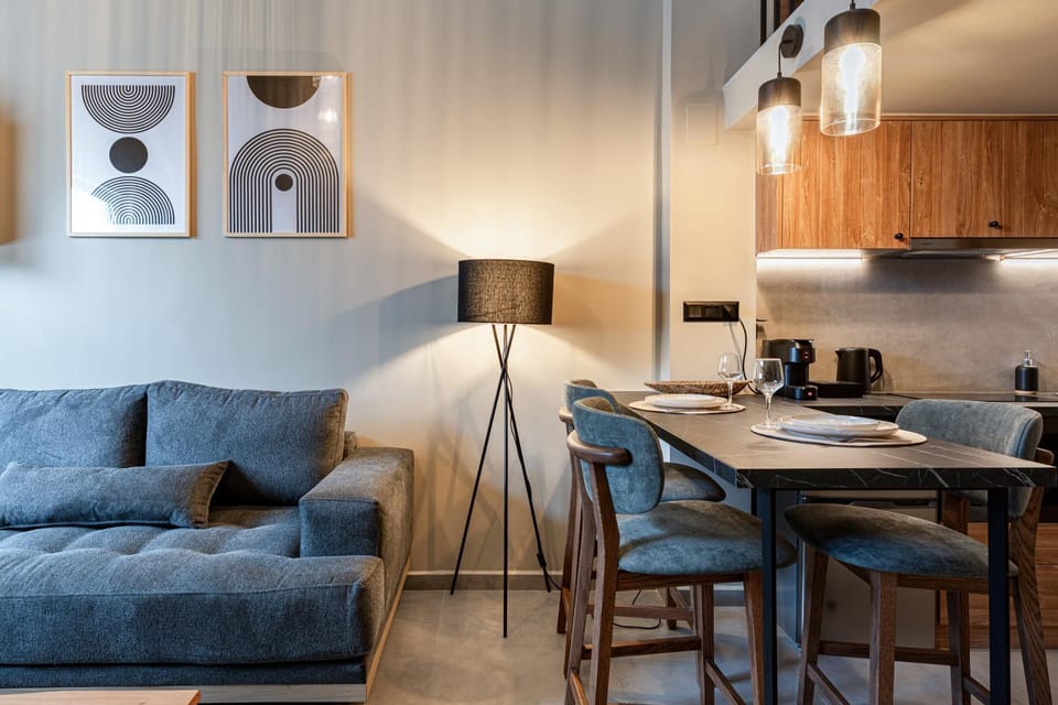 Seating area, Dining area