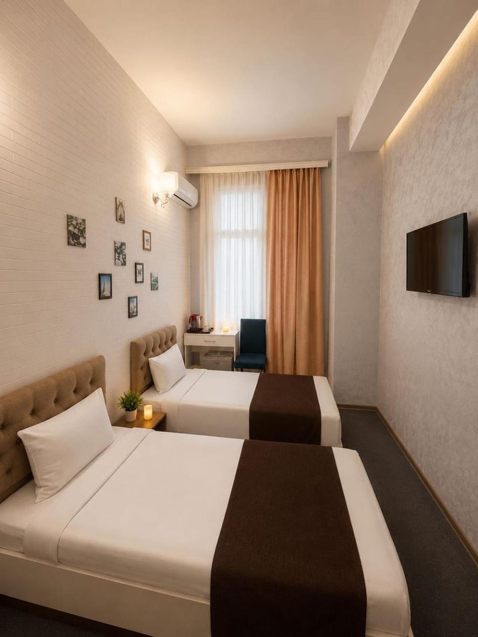 Bed, TV and multimedia, Photo of the whole room