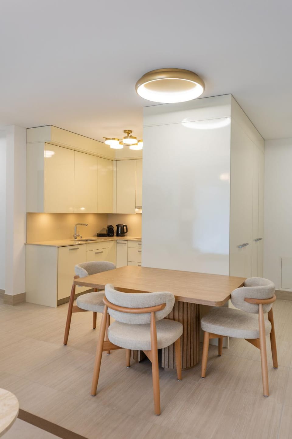 Kitchen or kitchenette, Dining area, kitchen