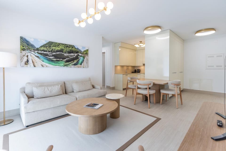 Kitchen or kitchenette, Dining area, Lunch, kitchen