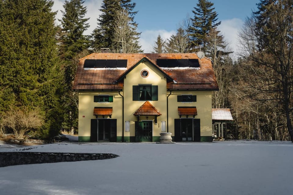 Gozdarska Hiša Debeli kamen Villa in Slovenia