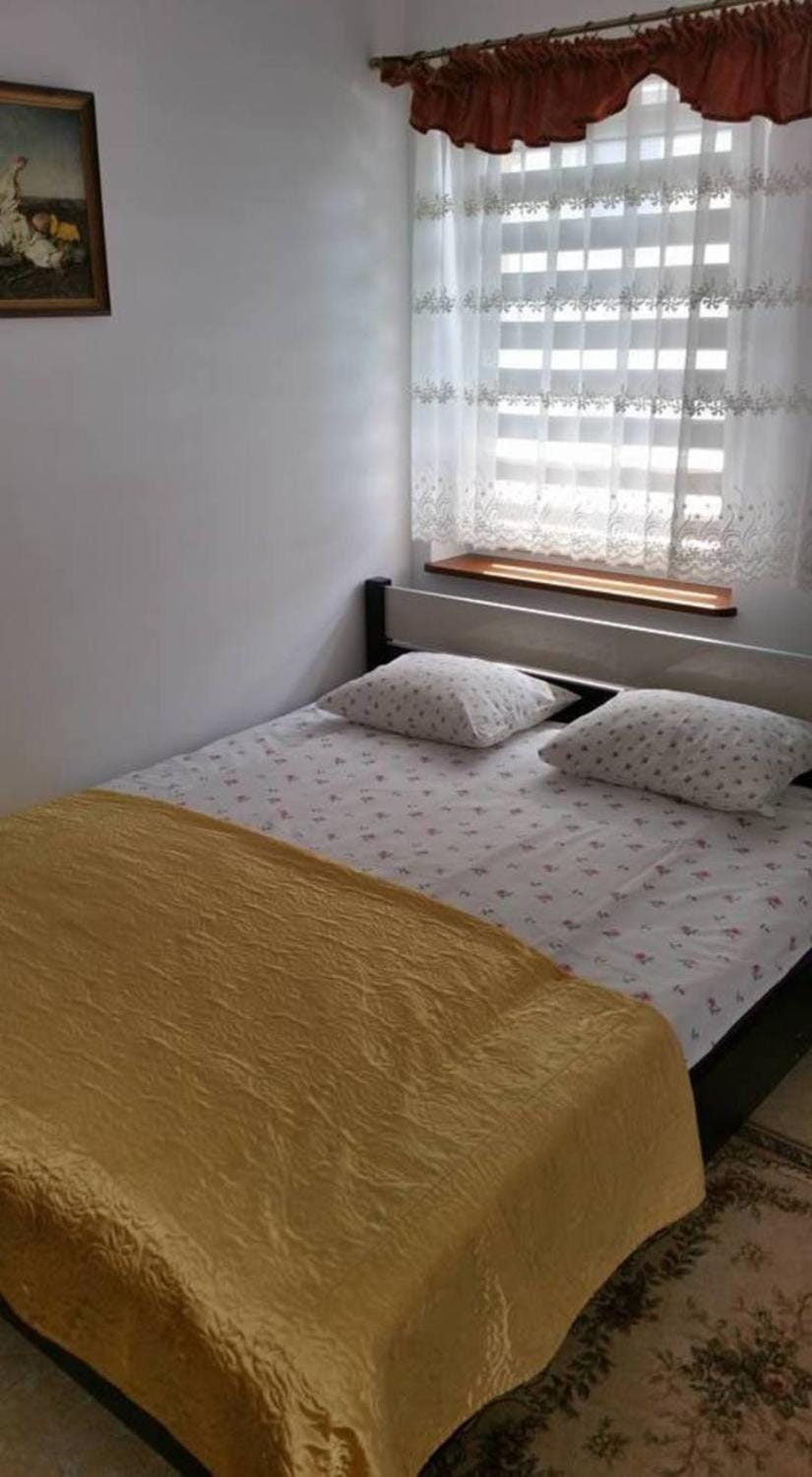 Bed, Photo of the whole room, Decorative detail, Bedroom