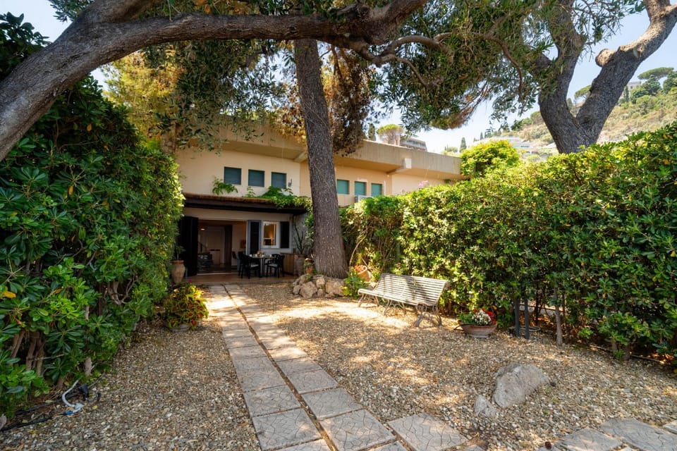 Property building, Day, Garden, Garden view