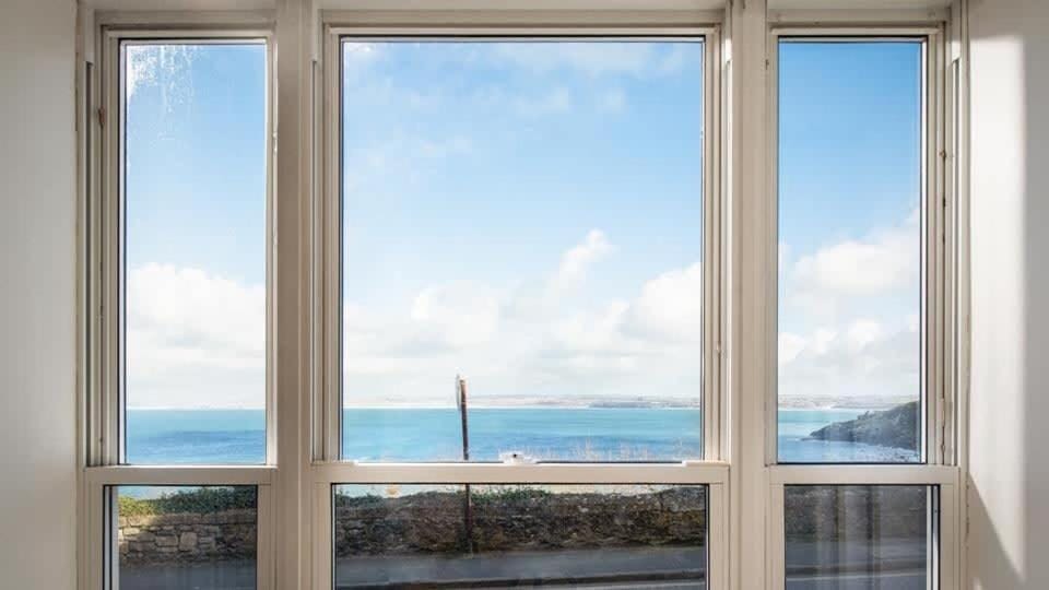 Low Tide-Private Parking-Beach View-Two Bedroom Apartment in Saint Ives