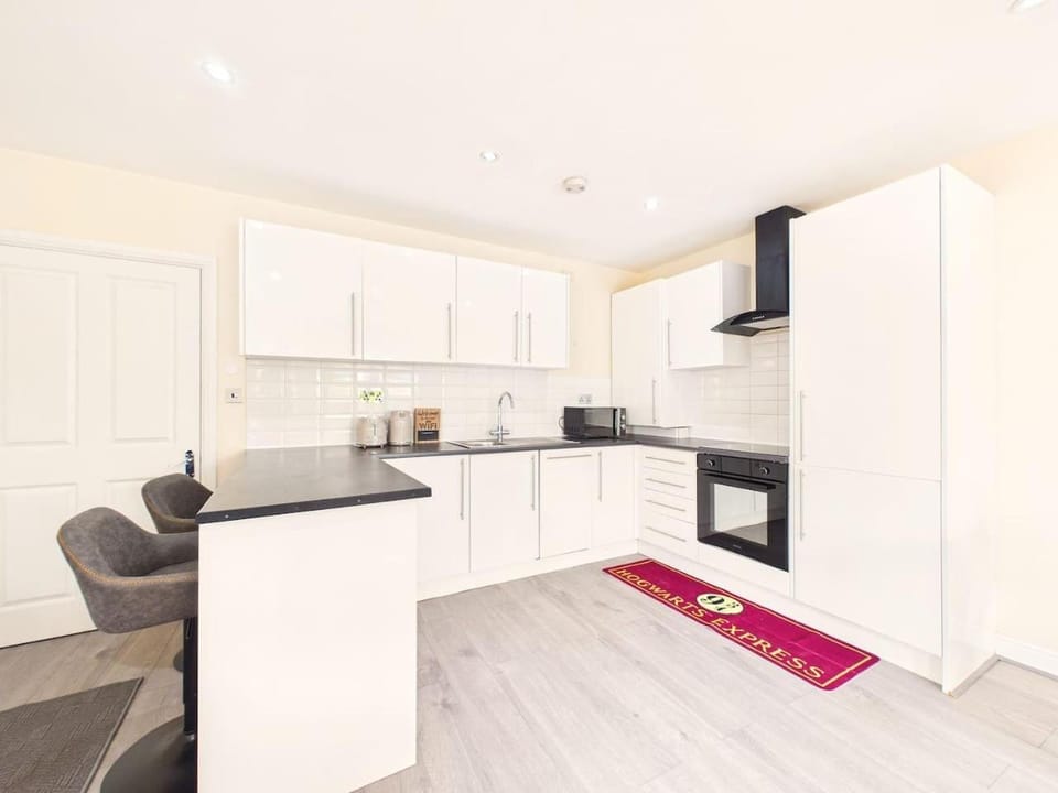 NEW Stylish Watford Stay By Signature Stays - Sleeps 5 Apartment in Watford