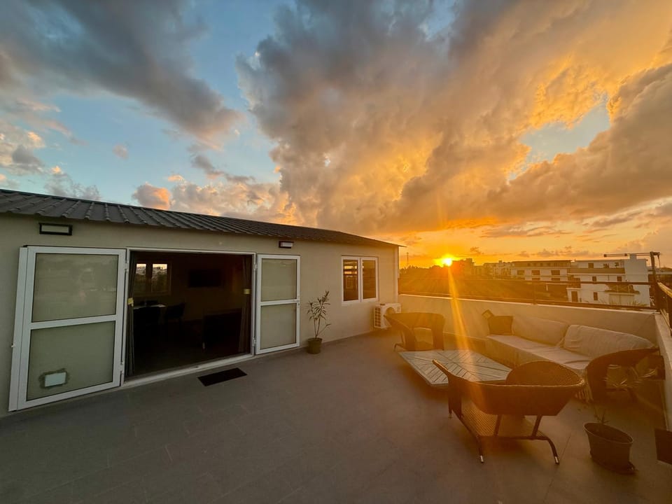 Quiet & bright rooftop - Grand Baie Apartment in Grand Baie