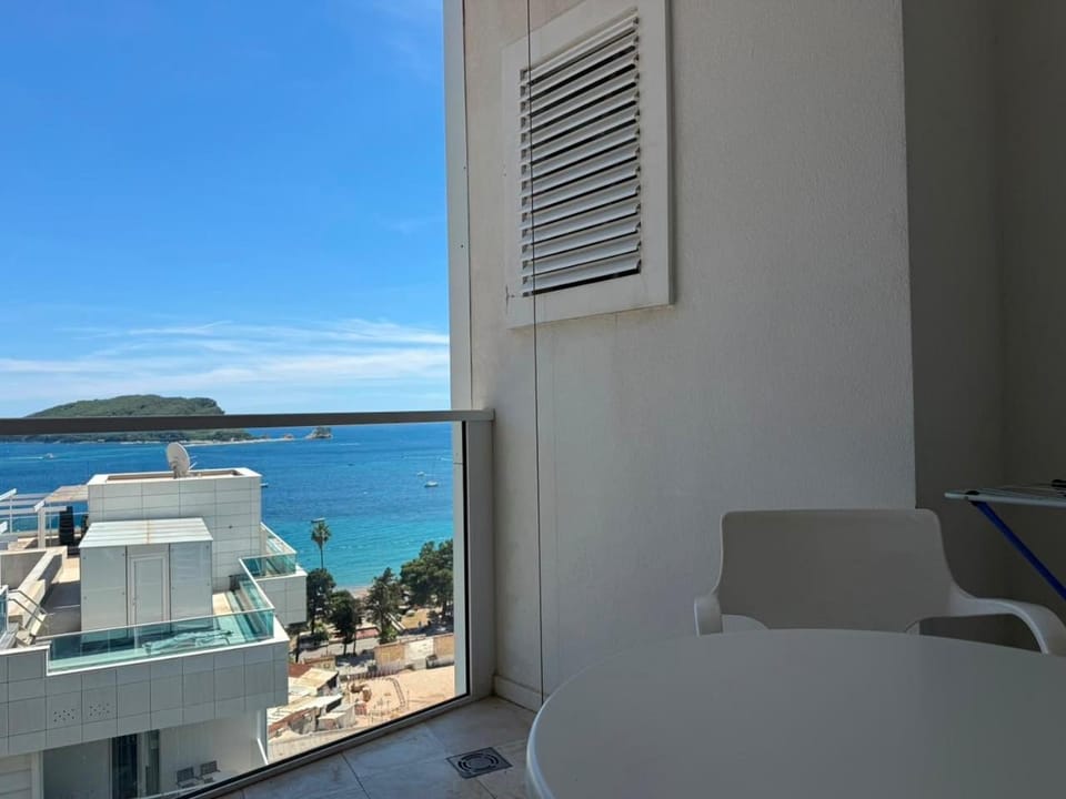 FAHO Trecanne Sea View Apartment Apartment in Budva