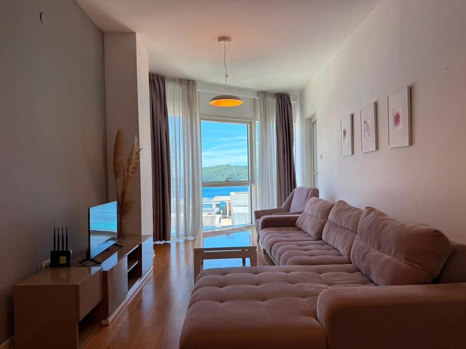 FAHO Trecanne Sea View Apartment Apartment in Budva