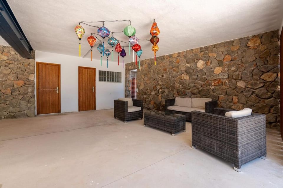Bohemien House by Claire Homes House in Castelldefels
