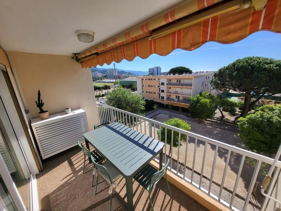 Property building, Balcony/Terrace