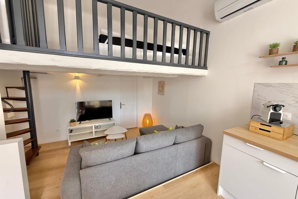 Golfe Juan 2 people - Duplex Studio Apartment in Antibes