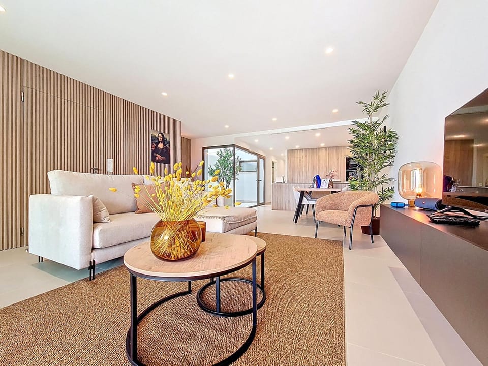 Communal lounge/ TV room, Living room