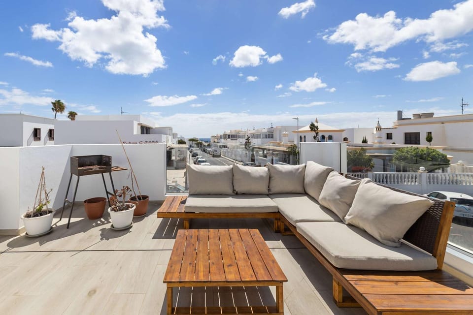 CoastLight Rooftop by Bayside Modern Penthouse Apartment in Isla de Lanzarote