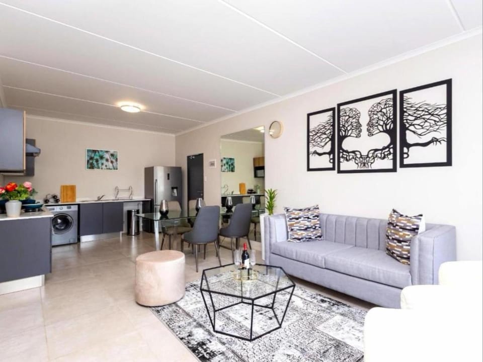Living room, Photo of the whole room, Dining area