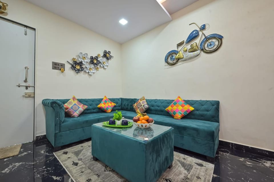 II EMPYREAN STAYS II AURA VILLA II 3BHK II AC II LARGE POOL Il Villa in Maharashtra