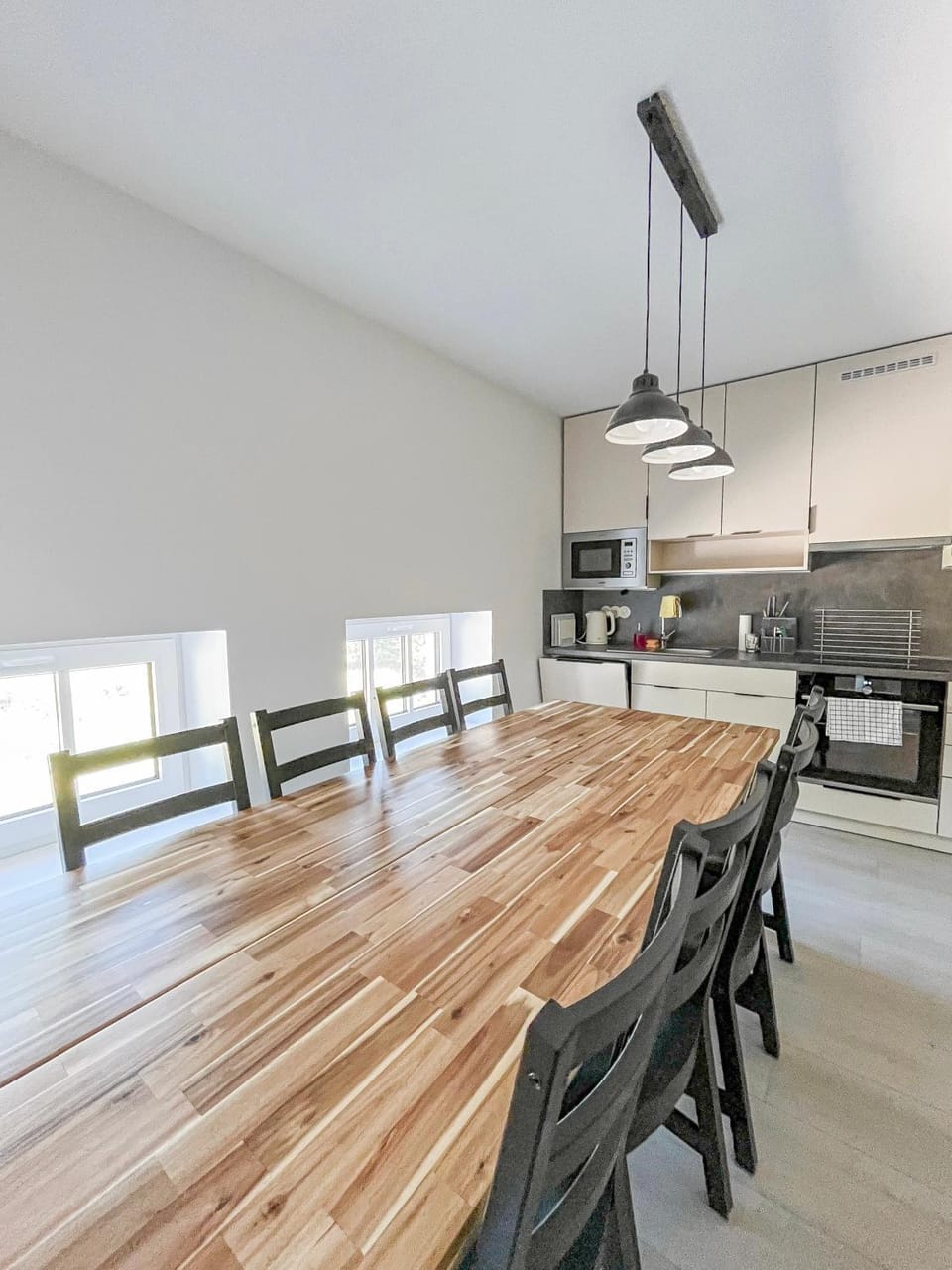 Kitchen or kitchenette, Dining area, stove