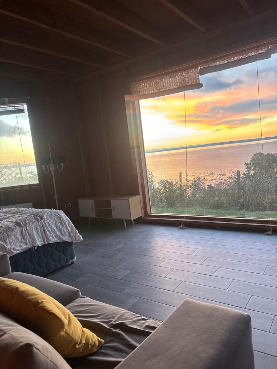 Cabin Puerto Varas lake view and tinaja Cabin in Puerto Varas