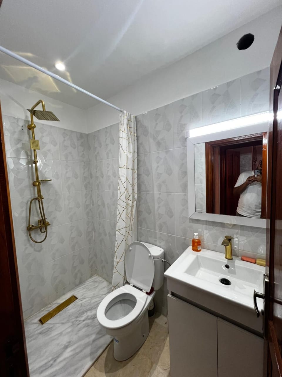 Appartement lumineux de 2 chambres à Guéliz, près de la Plaza, avec parking gratuit Apartment in Marrakesh
