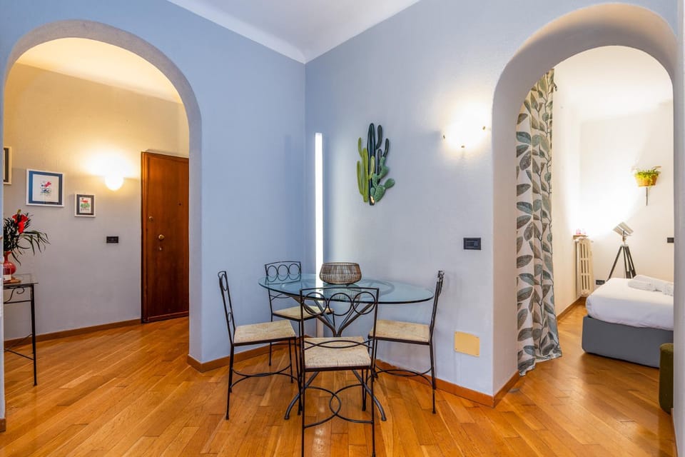 Living room, Photo of the whole room, Seating area, Dining area