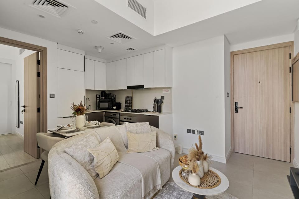 Kitchen or kitchenette, Living room, Dining area