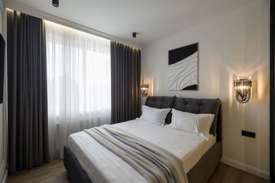 GrandStay - Designer 1BR with Park View King Bed Full Kitchen Washer&Dryer Free Parking Apartment in Chișinău