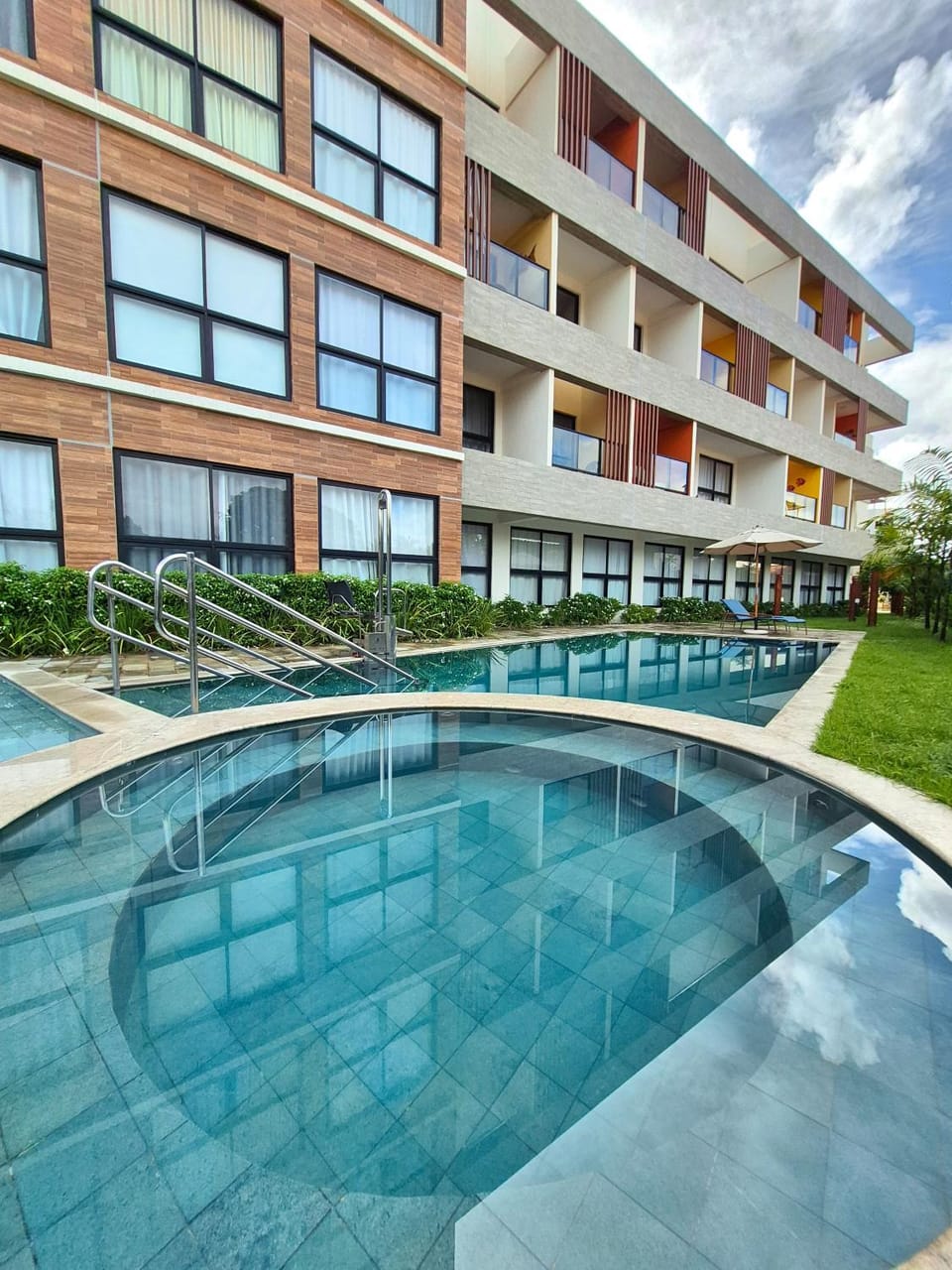 Property building, Hot Tub, Swimming pool