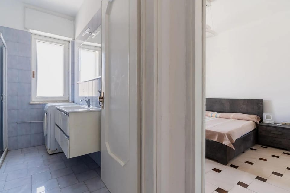 Bathroom, washing machine