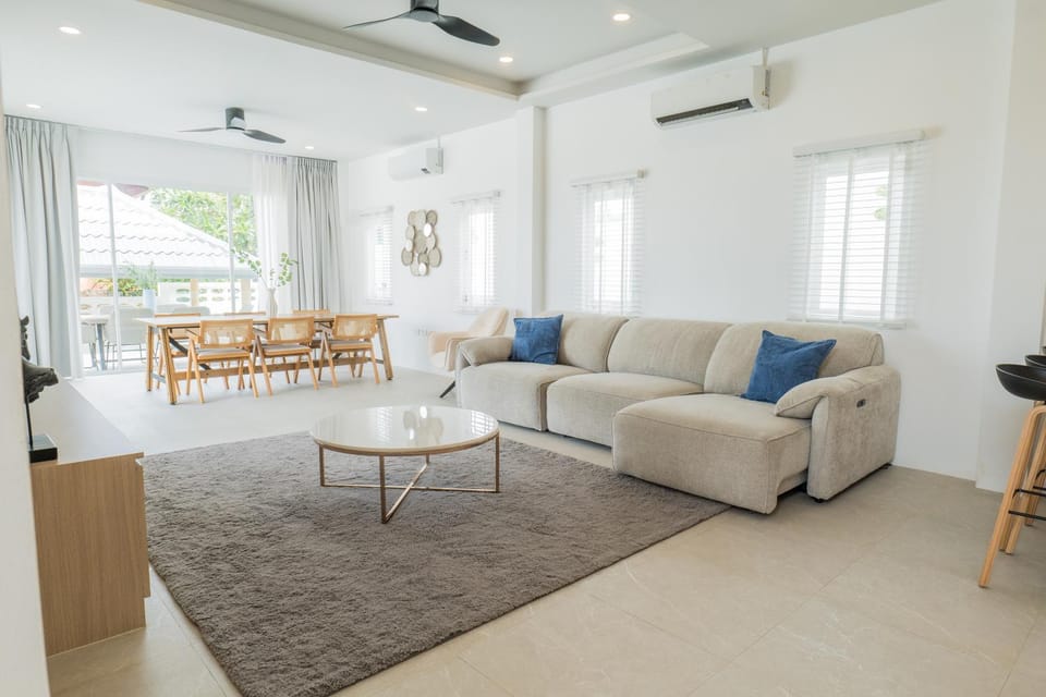 Villa Valora 5BR Sea Views Rawai Villa in Rawai