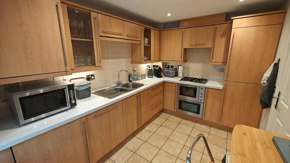 Kitchen or kitchenette, kitchen