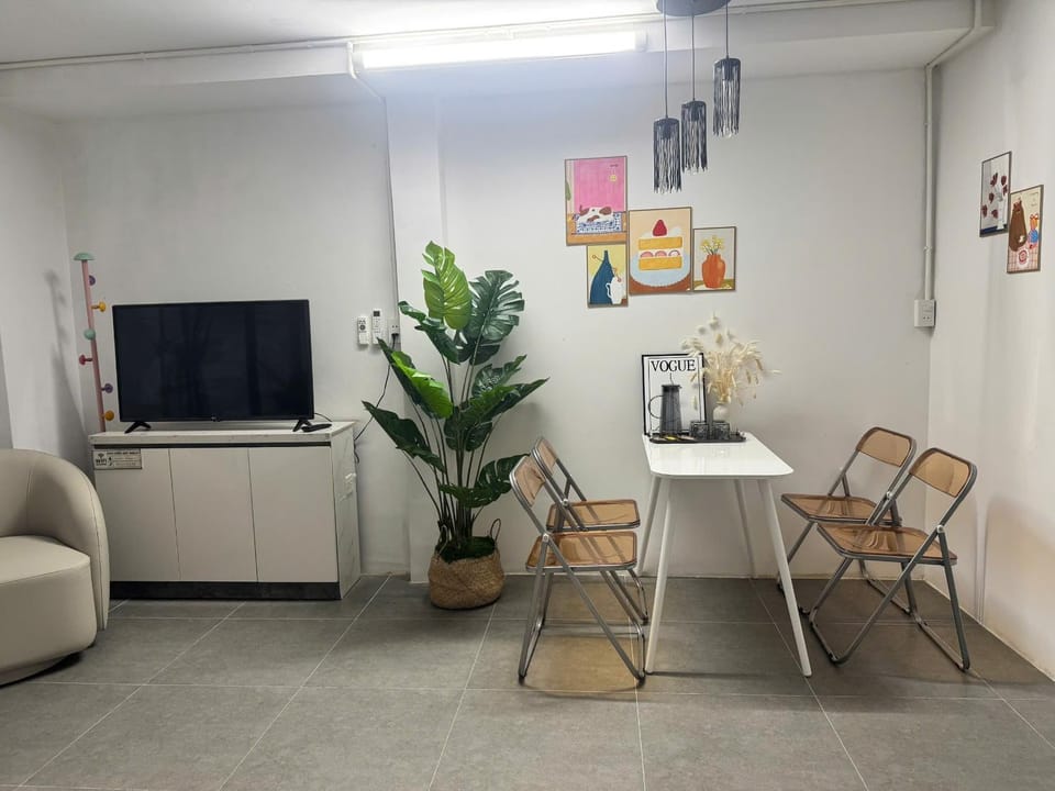 Communal lounge/ TV room