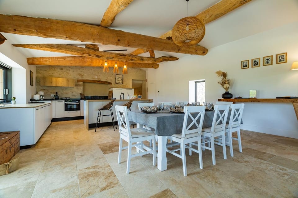 Property building, Kitchen or kitchenette, Living room
