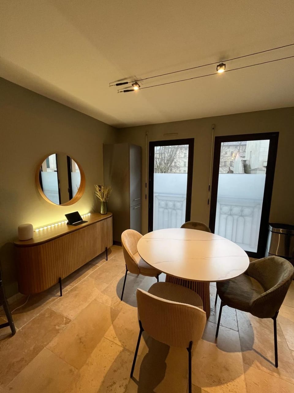 Ahshraya Art & Music Stay, Center Avignon 4p Apartment in Avignon