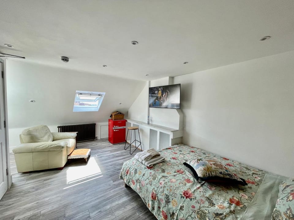 Lux En-suite Double Rooms - Wembley Stadium 5KM Vacation rental in London Borough of Ealing