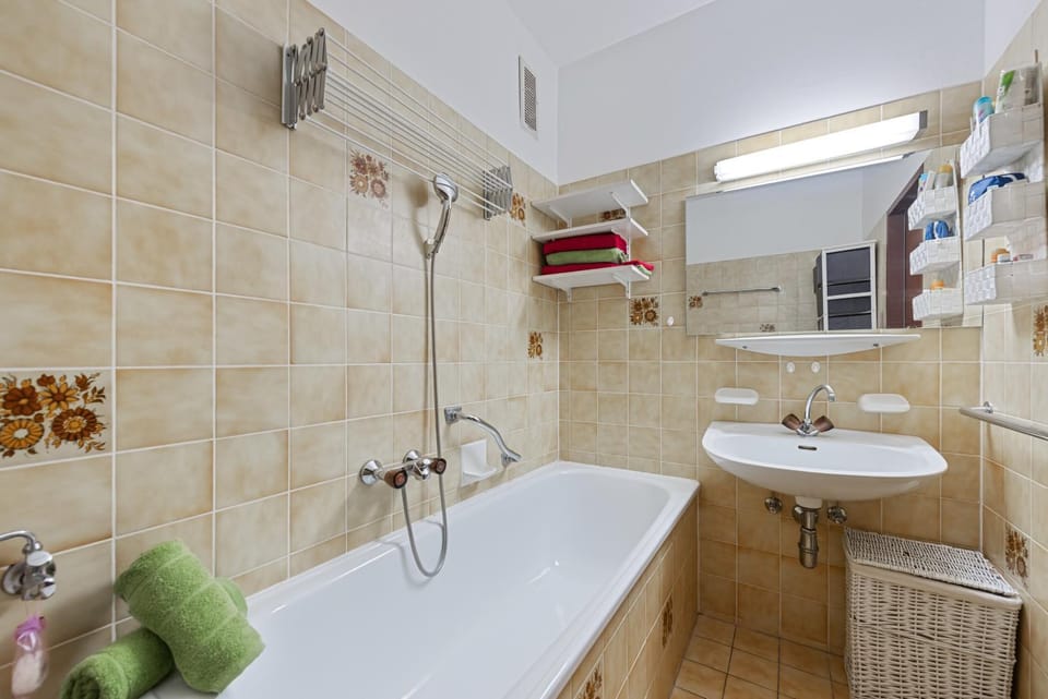 Bathroom, Bath, towels, towels