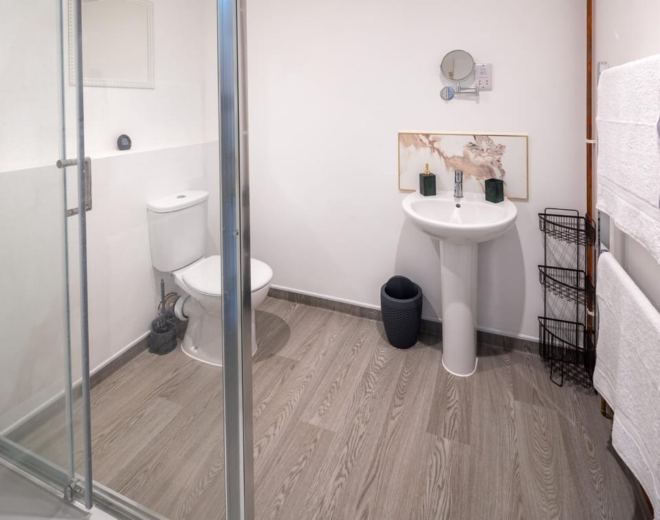 Shower, Toilet, Bathroom