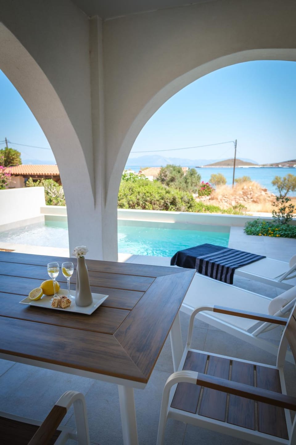 Natural landscape, View (from property/room), Dining area, Pool view, Sea view, Swimming pool, sunbed