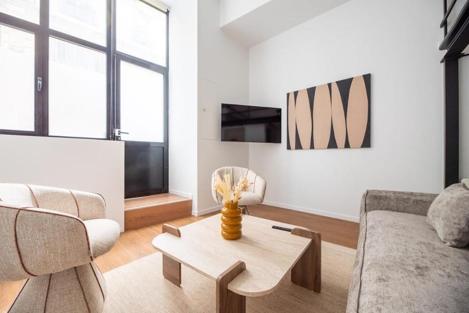 Bright & Modern Apartment in Central Paris Apartment in Paris